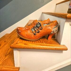 HEELS, "Vintage" Look - 42